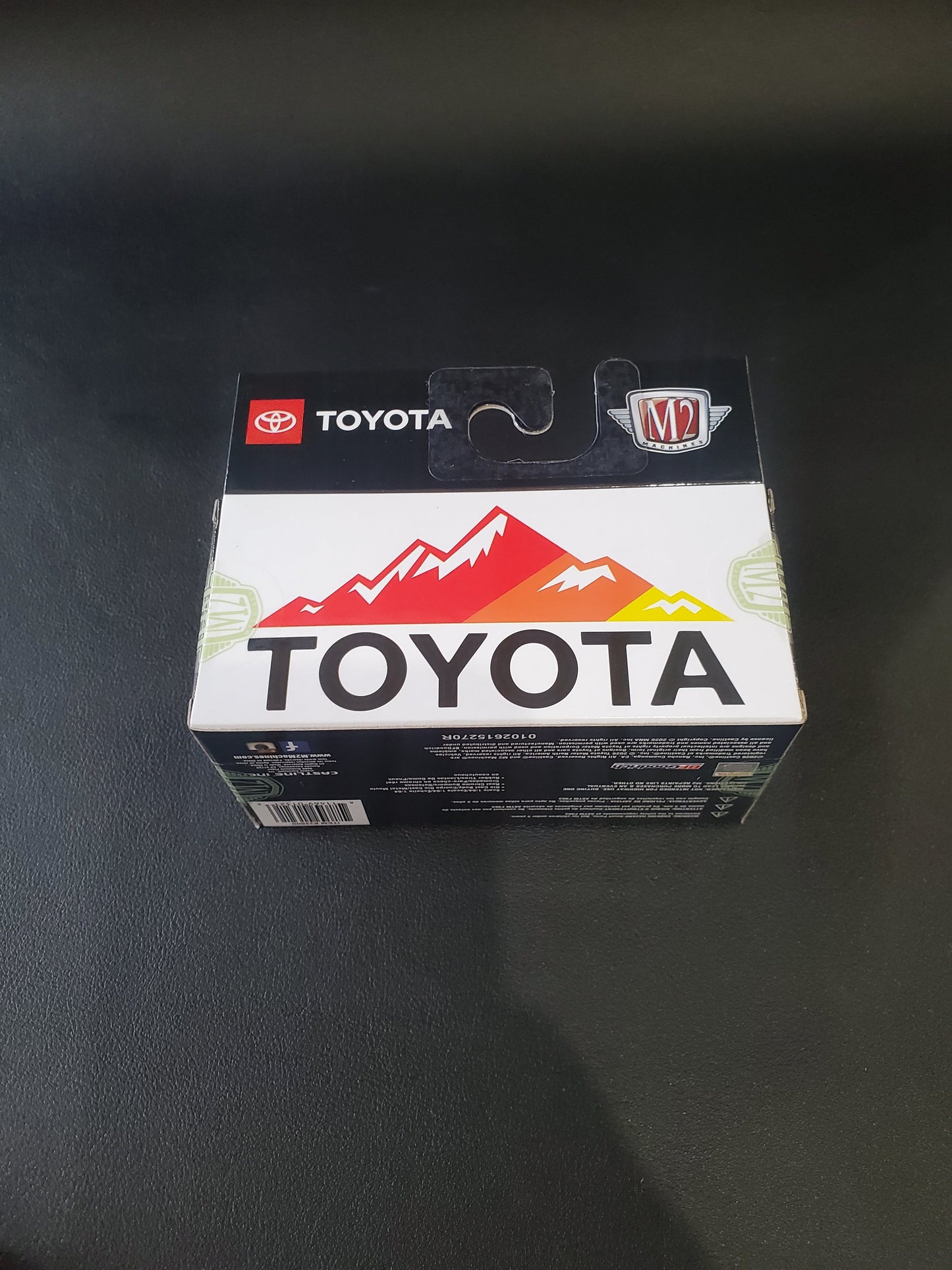 M2 Machines - 1985 Toyota Truck *CHASE*