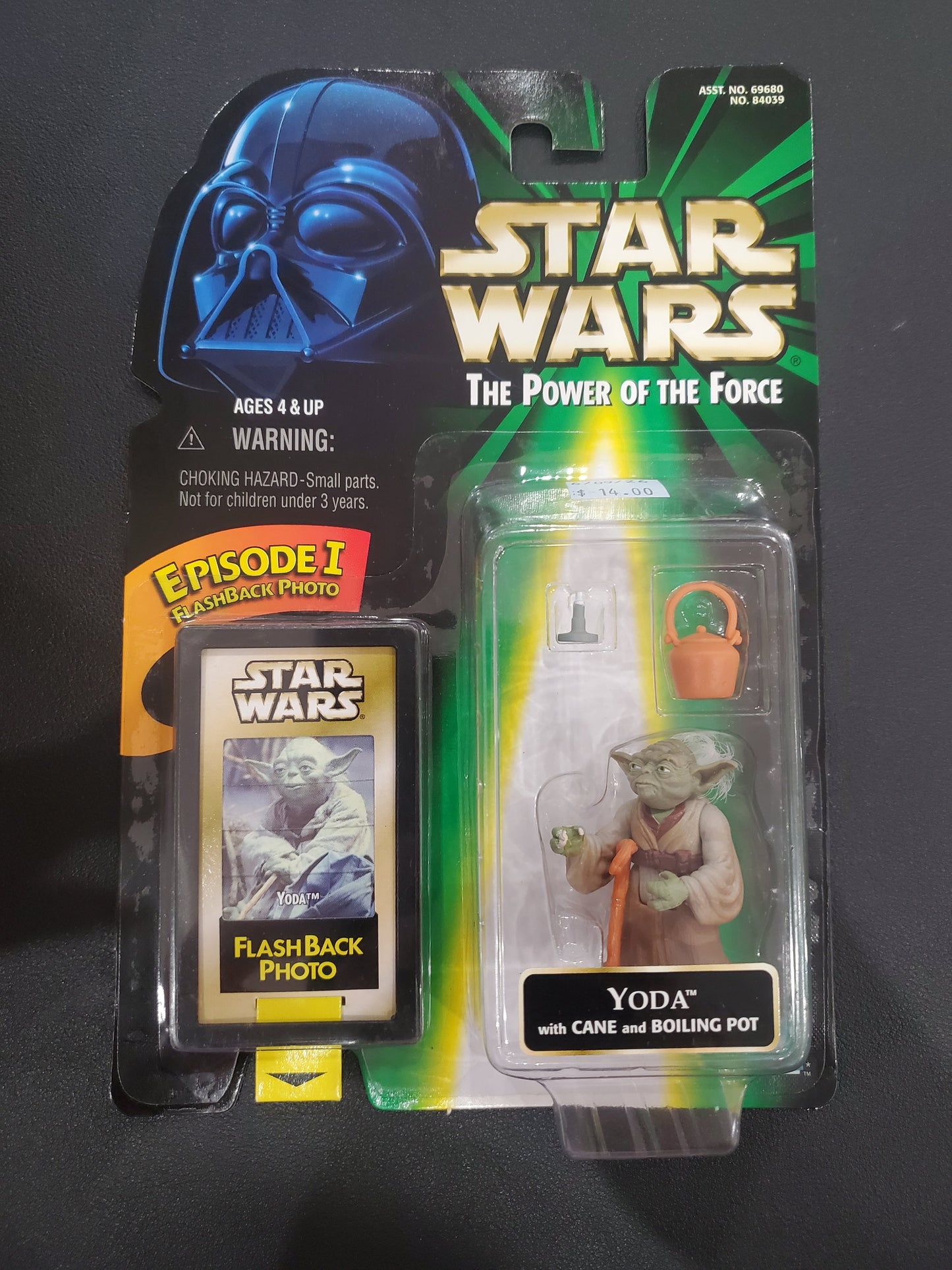 Star Wars - Yoda with cane and boiling pot